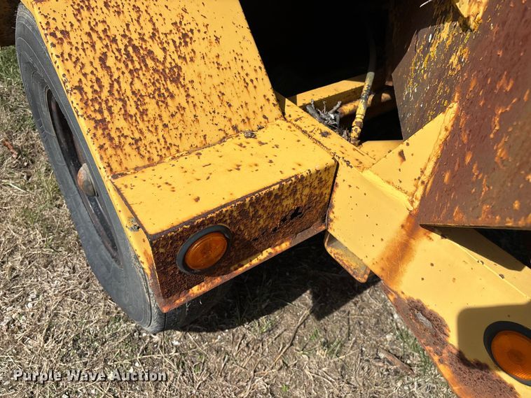 image for item EO4069 Vermeer 1250 wood chipper