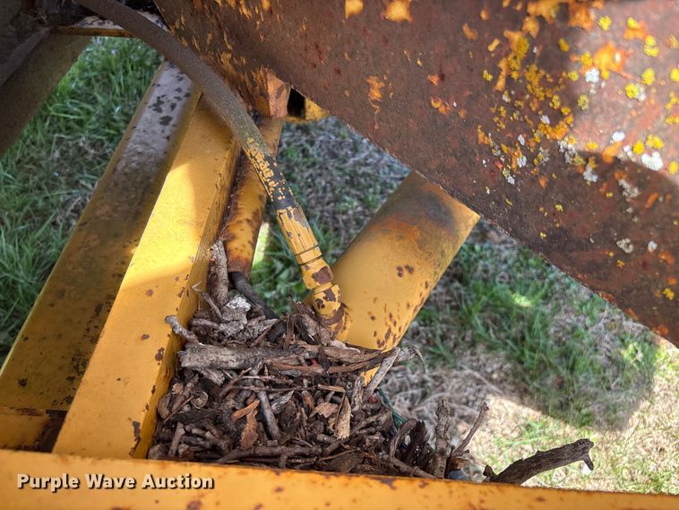 image for item EO4069 Vermeer 1250 wood chipper