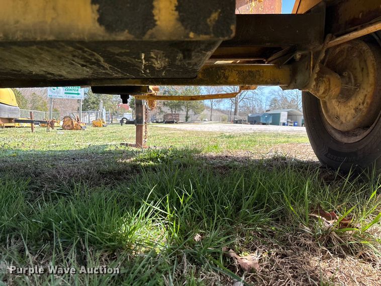 image for item EO4069 Vermeer 1250 wood chipper