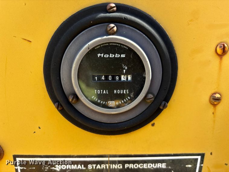 image for item EO4069 Vermeer 1250 wood chipper