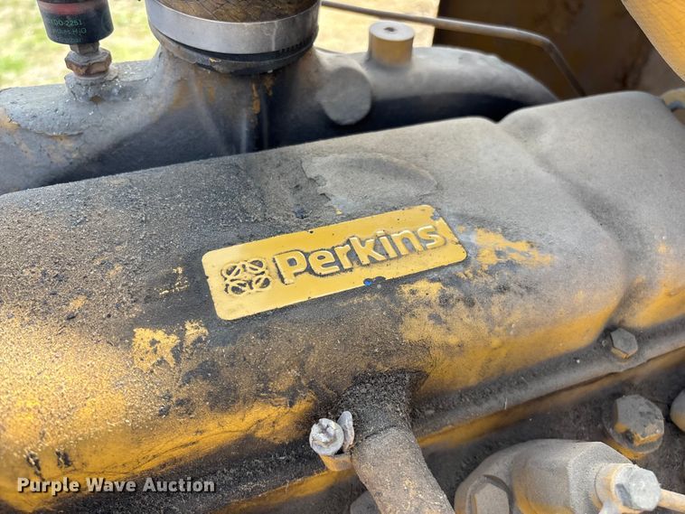 image for item EO4069 Vermeer 1250 wood chipper