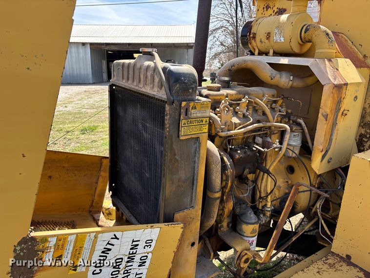 image for item EO4069 Vermeer 1250 wood chipper