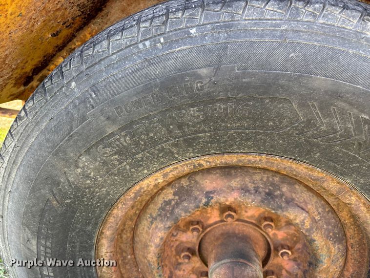 image for item EO4069 Vermeer 1250 wood chipper