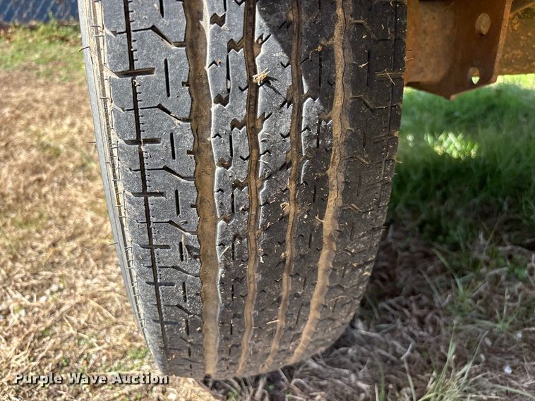 image for item EO4069 Vermeer 1250 wood chipper