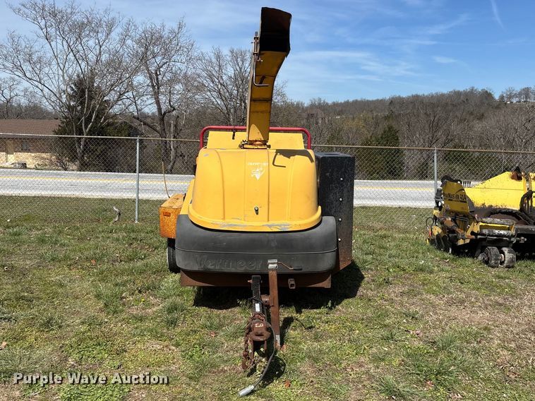 image for item EO4070 2004 Vermeer BC1400 XL wood chipper