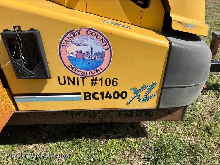 image for item EO4070 2004 Vermeer BC1400 XL wood chipper