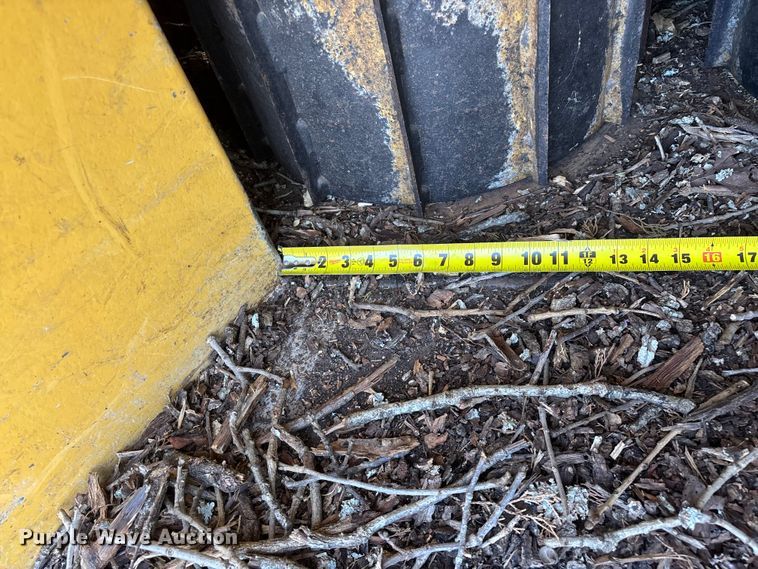 image for item EO4070 2004 Vermeer BC1400 XL wood chipper