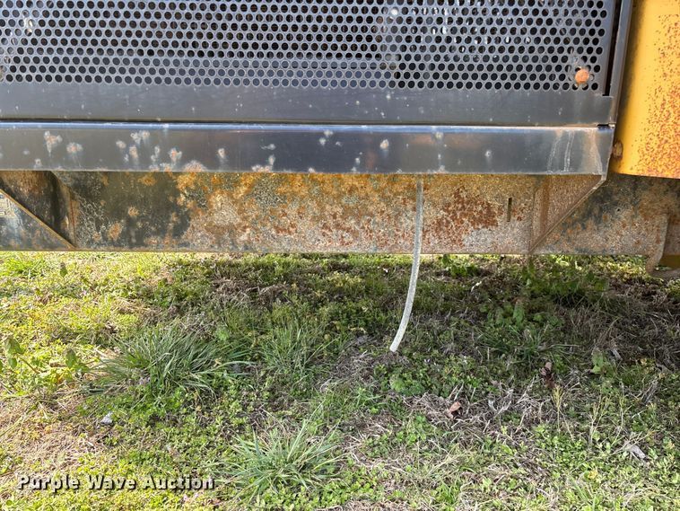 image for item EO4070 2004 Vermeer BC1400 XL wood chipper