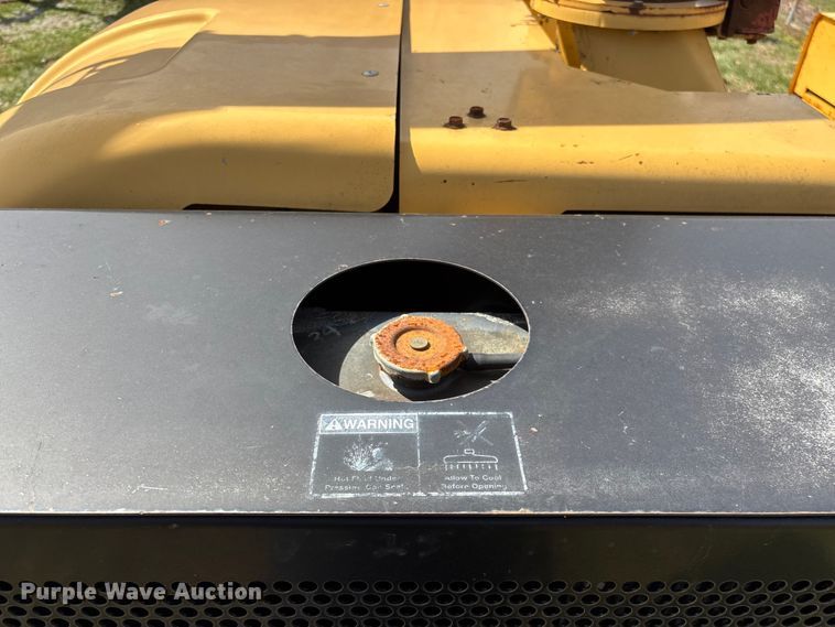 image for item EO4070 2004 Vermeer BC1400 XL wood chipper