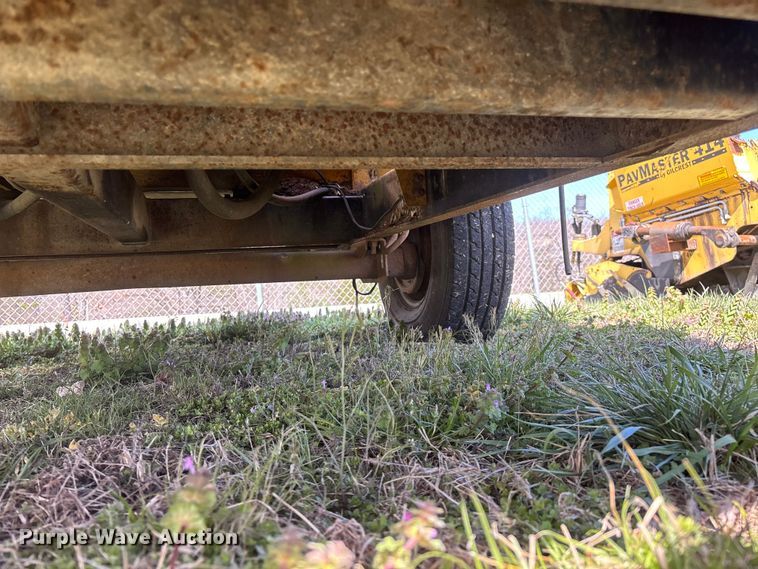 image for item EO4070 2004 Vermeer BC1400 XL wood chipper