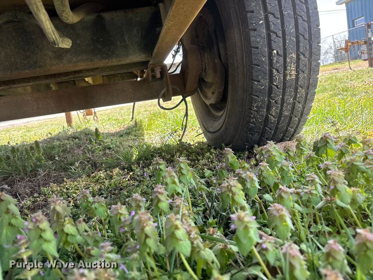 image for item EO4070 2004 Vermeer BC1400 XL wood chipper