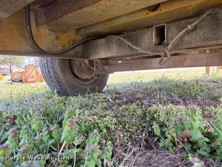 image for item EO4070 2004 Vermeer BC1400 XL wood chipper