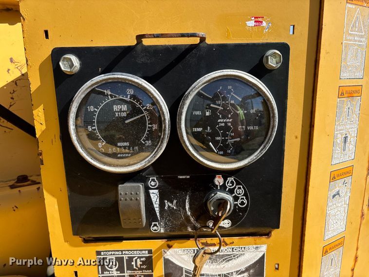 image for item EO4070 2004 Vermeer BC1400 XL wood chipper