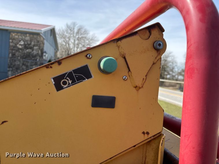 image for item EO4070 2004 Vermeer BC1400 XL wood chipper