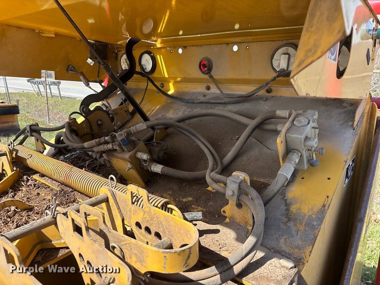 image for item EO4070 2004 Vermeer BC1400 XL wood chipper