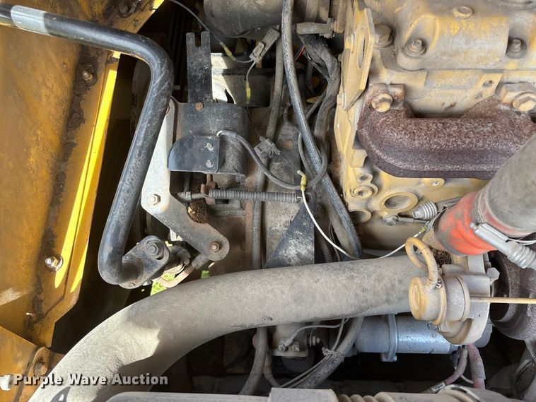 image for item EO4070 2004 Vermeer BC1400 XL wood chipper