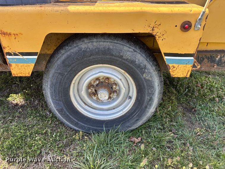 image for item EO4070 2004 Vermeer BC1400 XL wood chipper