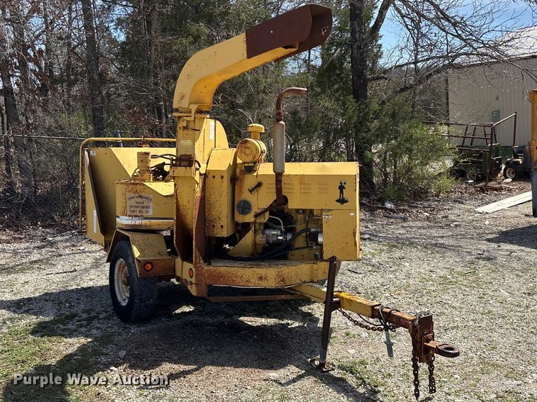 image for item EO4071 Vermeer 1250 wood chipper