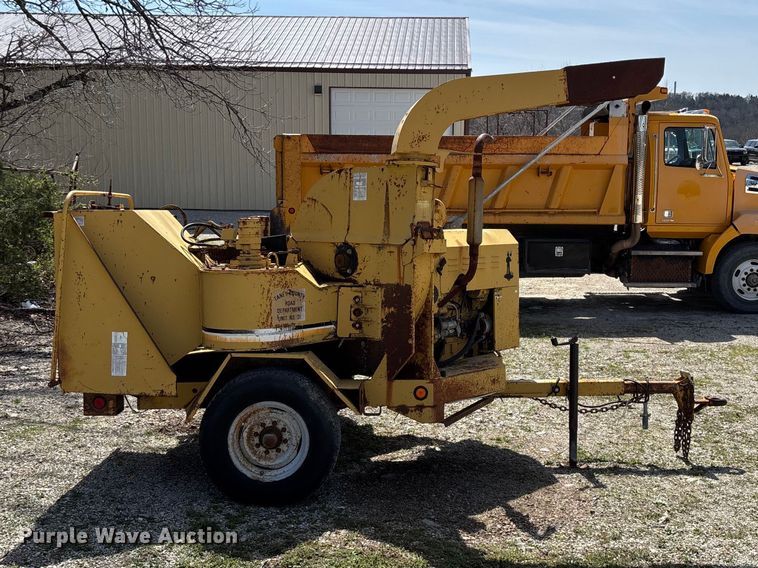 image for item EO4071 Vermeer 1250 wood chipper