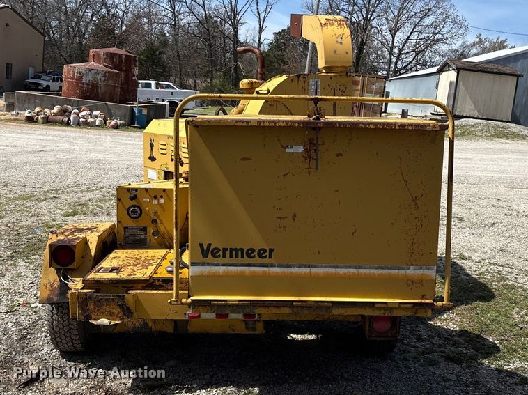 image for item EO4071 Vermeer 1250 wood chipper