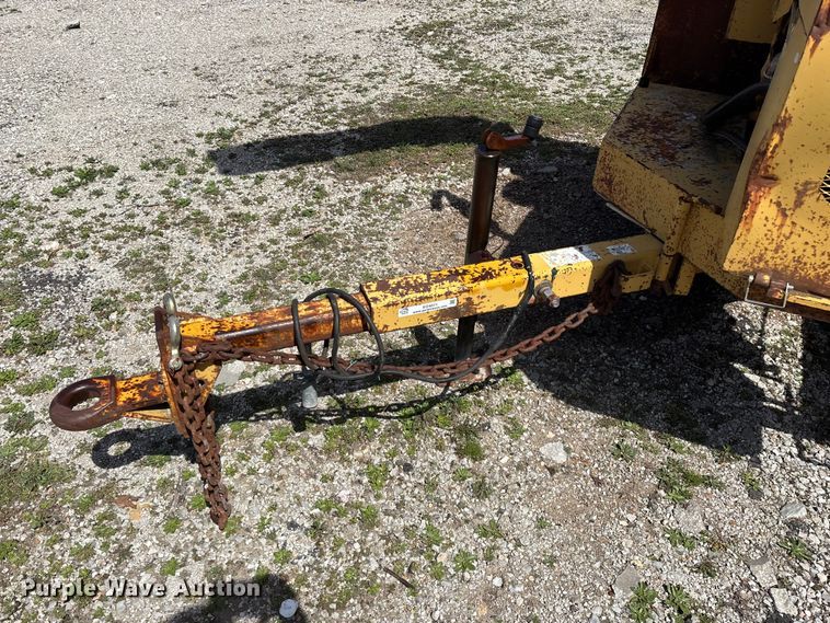 image for item EO4071 Vermeer 1250 wood chipper