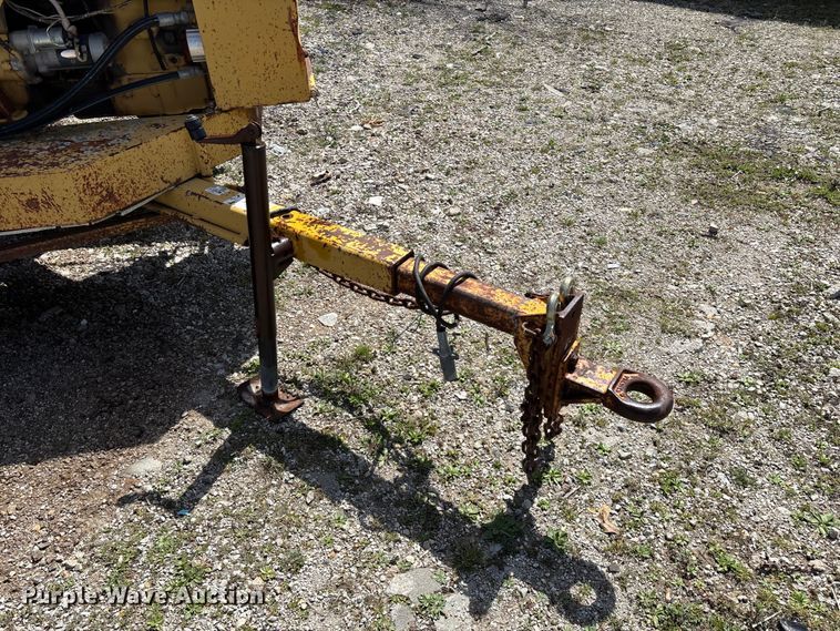 image for item EO4071 Vermeer 1250 wood chipper