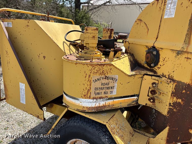 image for item EO4071 Vermeer 1250 wood chipper