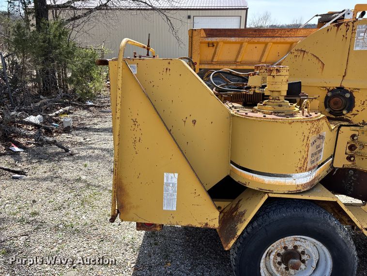 image for item EO4071 Vermeer 1250 wood chipper