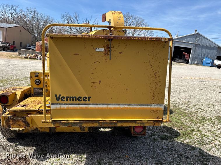 image for item EO4071 Vermeer 1250 wood chipper