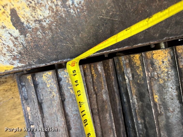 image for item EO4071 Vermeer 1250 wood chipper