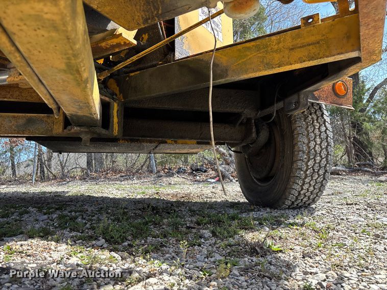 image for item EO4071 Vermeer 1250 wood chipper