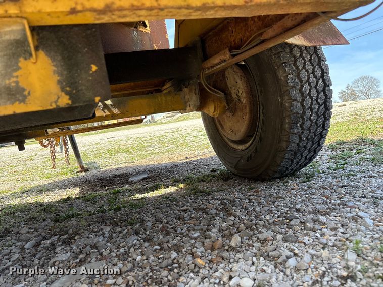 image for item EO4071 Vermeer 1250 wood chipper