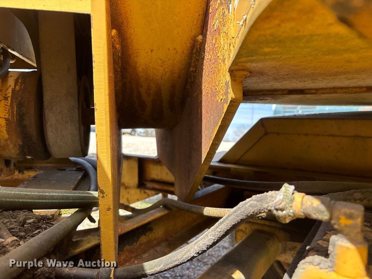 image for item EO4071 Vermeer 1250 wood chipper