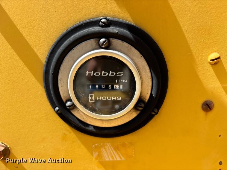 image for item EO4071 Vermeer 1250 wood chipper