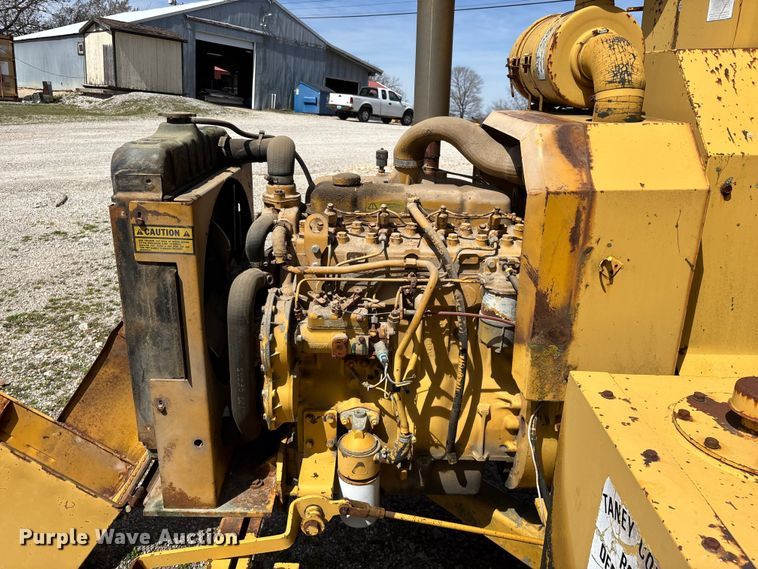 image for item EO4071 Vermeer 1250 wood chipper