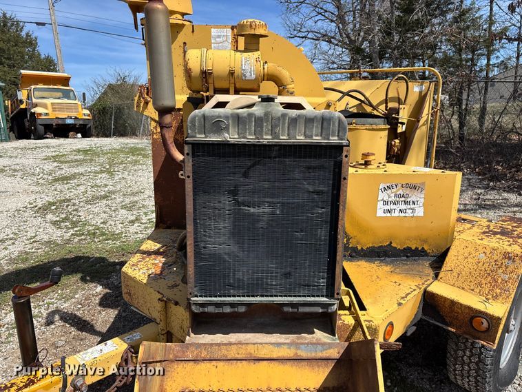 image for item EO4071 Vermeer 1250 wood chipper