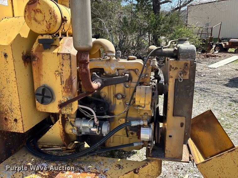 image for item EO4071 Vermeer 1250 wood chipper