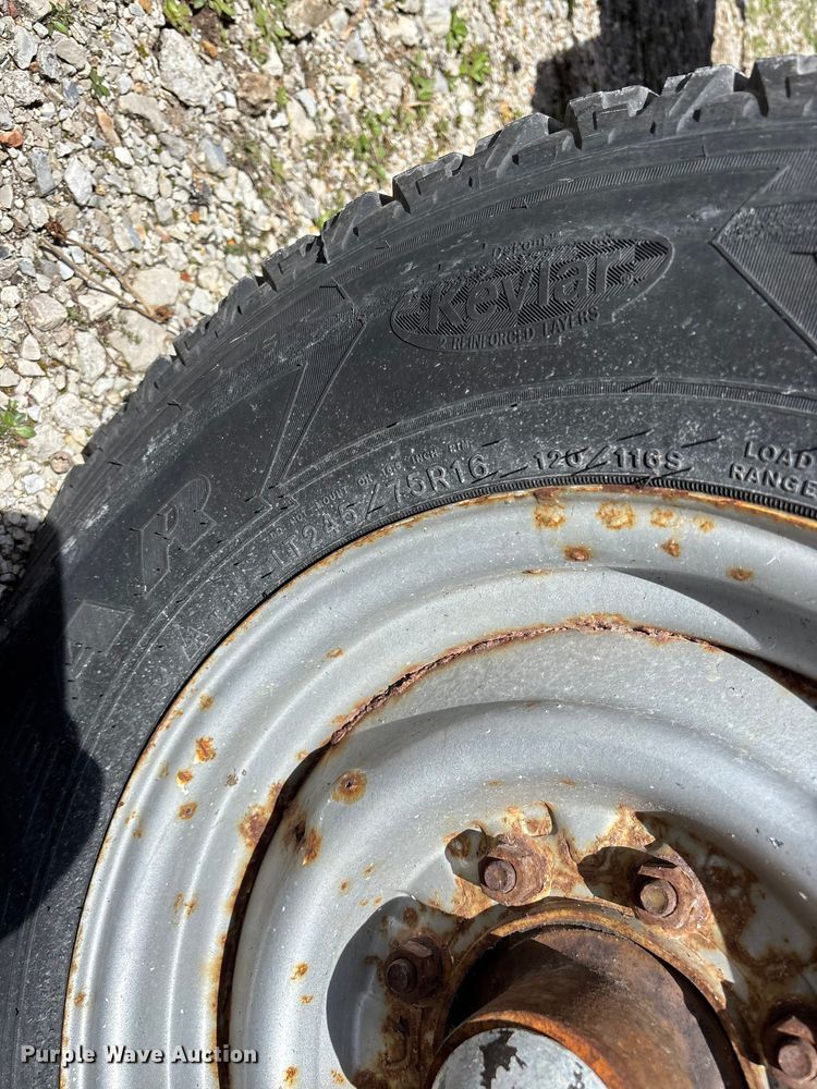 image for item EO4071 Vermeer 1250 wood chipper