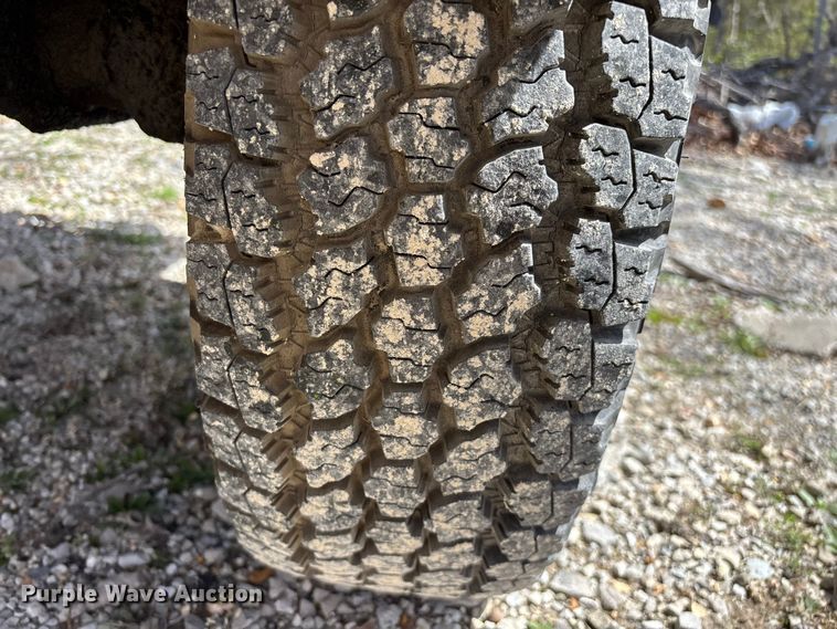 image for item EO4071 Vermeer 1250 wood chipper