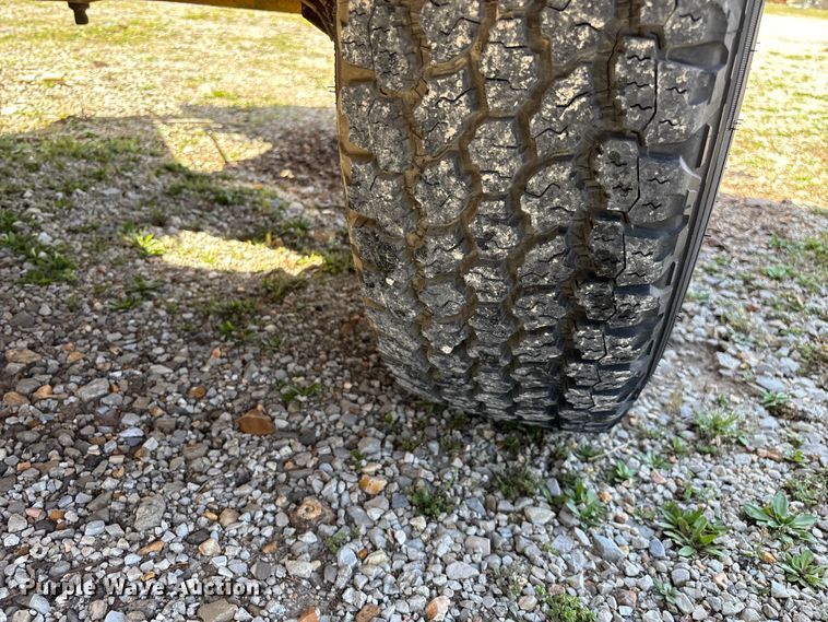 image for item EO4071 Vermeer 1250 wood chipper