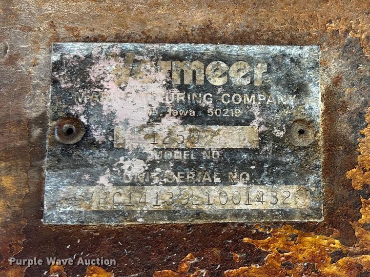 image for item EO4071 Vermeer 1250 wood chipper