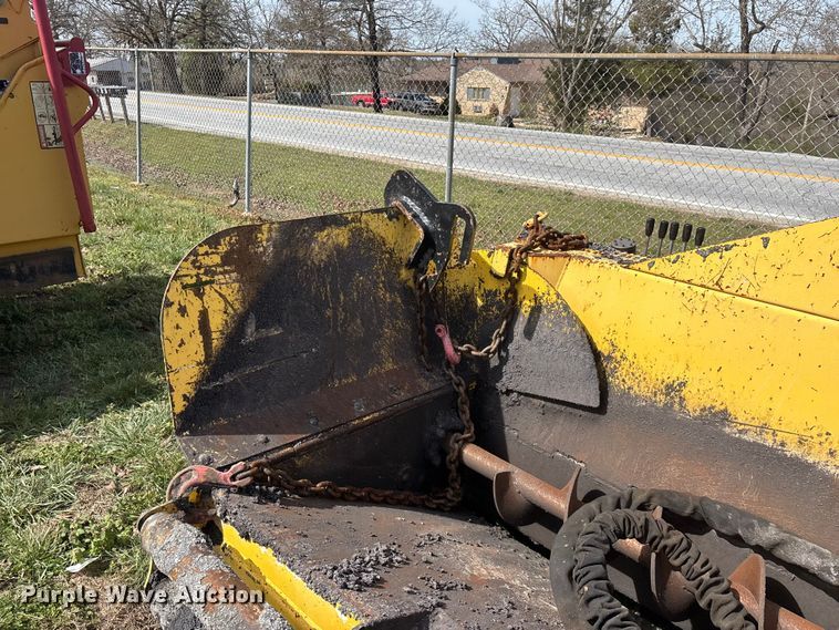 image for item EO4073 Gilcrest PavMaster 414T 2416735 paver