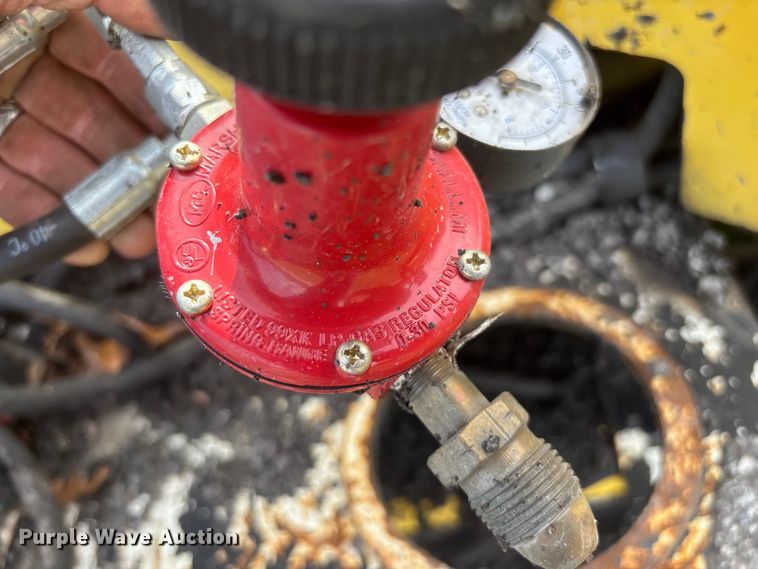 image for item EO4073 Gilcrest PavMaster 414T 2416735 paver