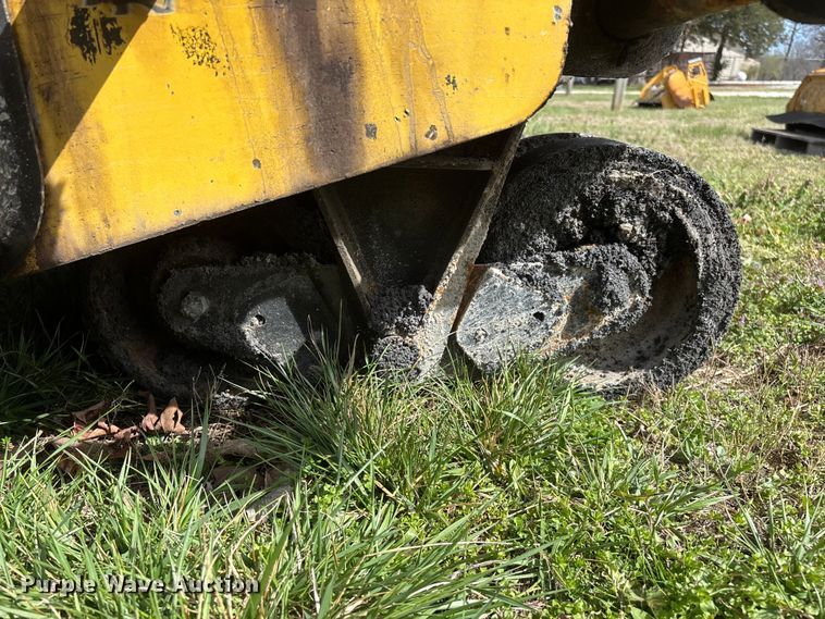 image for item EO4073 Gilcrest PavMaster 414T 2416735 paver