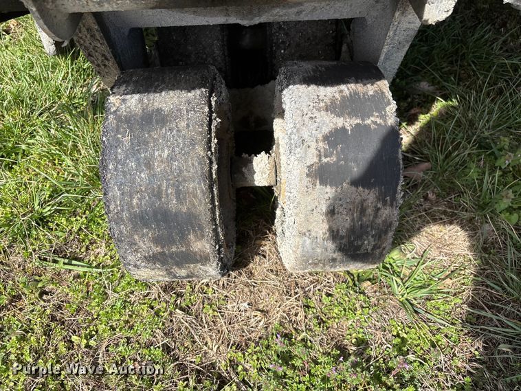 image for item EO4073 Gilcrest PavMaster 414T 2416735 paver