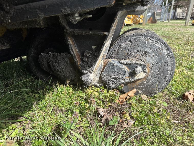 image for item EO4073 Gilcrest PavMaster 414T 2416735 paver