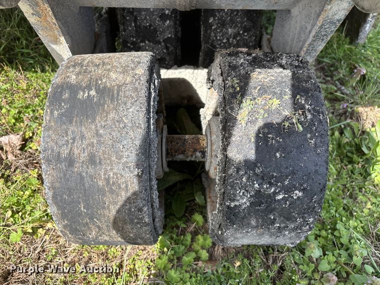 image for item EO4073 Gilcrest PavMaster 414T 2416735 paver