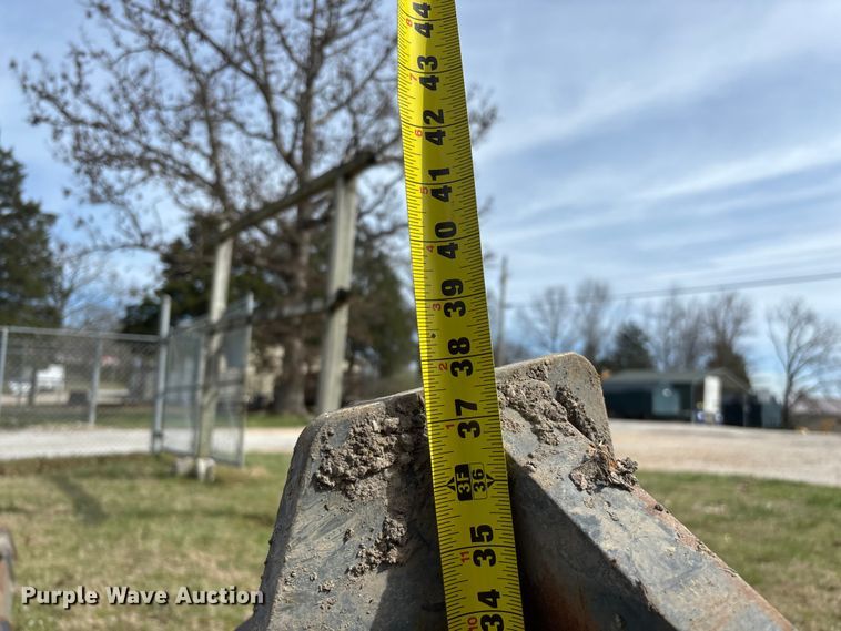 image for item EO4079 JRB Attachments LLC 624J extendable boom