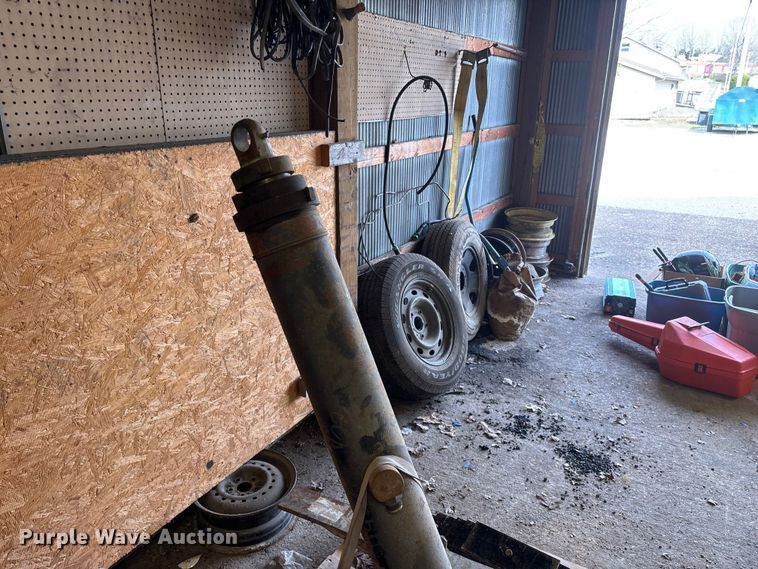 image for item EO4081 Dump truck ram and truck springs