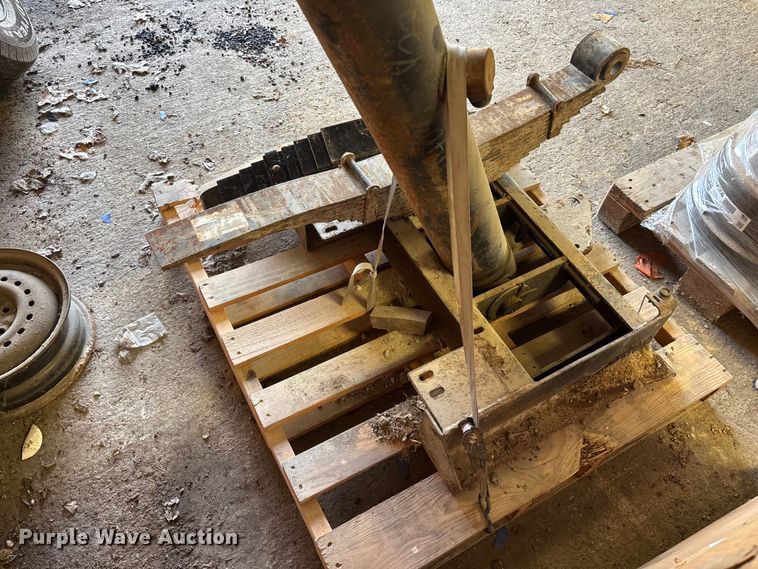 image for item EO4081 Dump truck ram and truck springs